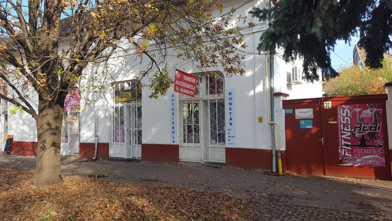 Hangulat Vendeghaz Apartmanok Orosháza Exterior foto